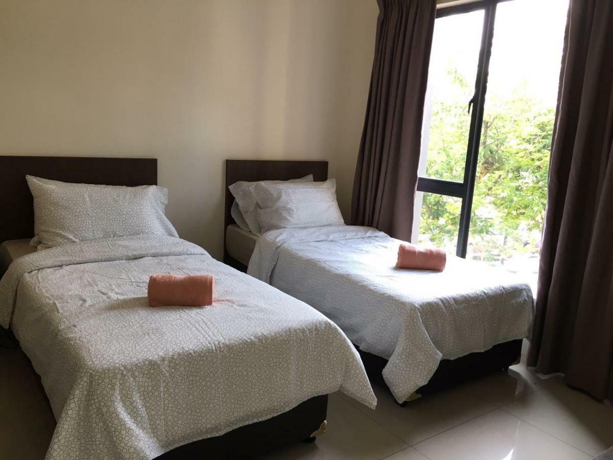 Cozy Swiss Garden Beach Resort Residence Kampung Sungai Karang Exterior photo