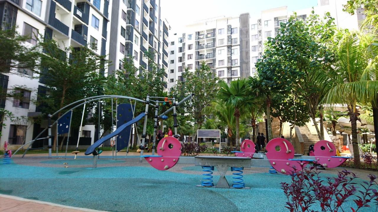 Cozy Swiss Garden Beach Resort Residence Kampung Sungai Karang Exterior photo