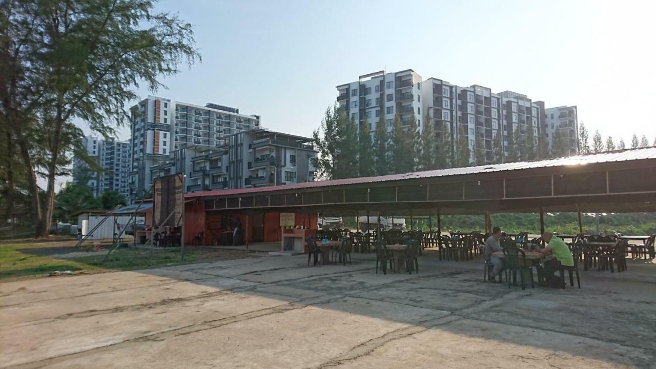 Cozy Swiss Garden Beach Resort Residence Kampung Sungai Karang Exterior photo
